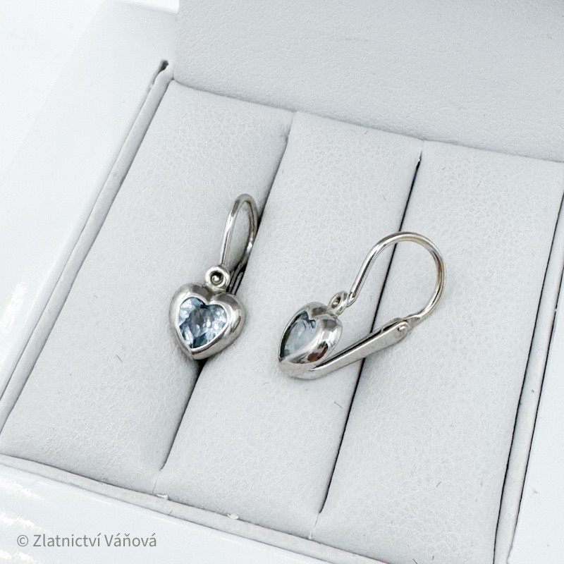 Bílé zlato miminkovské náušnice srdíčka světle modré